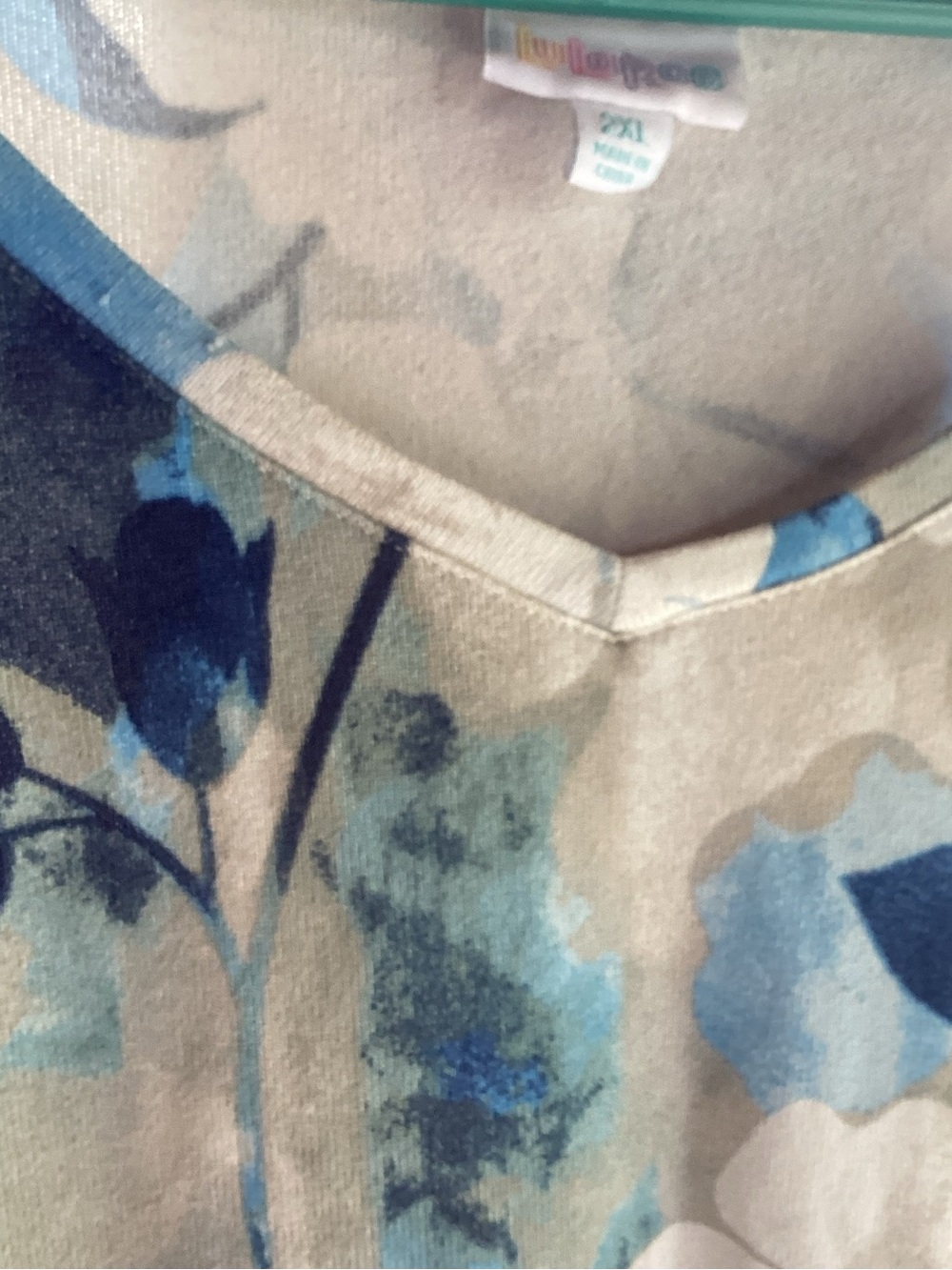 LuLaRoe Elizabeth Shirt in Floral - 2XL - Picture 5 of 6